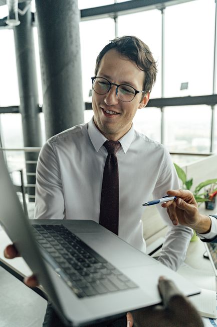 12 Best AI Copywriting Tools for SaaS Marketers in 2024: Practical Playbook with Real Examples