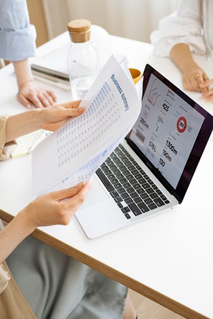 13 Best AI SaaS Tools for Automating Content for Niche Blogs: Practical Playbook with Real Examples