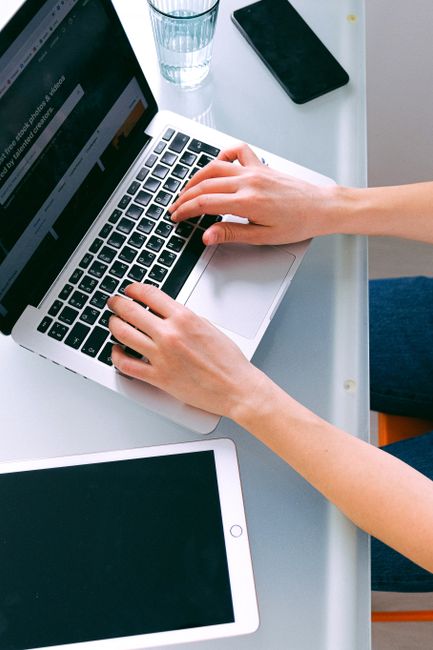 15 Best AI Copywriting Tools for Automating High-Converting Ads in 2024: Practical Playbook with Real Examples