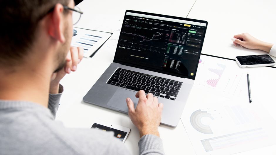 7 Best AI Tools to Automate Instagram Caption Writing for Viral Engagement in 2024: Practical Playbook with Real Example
