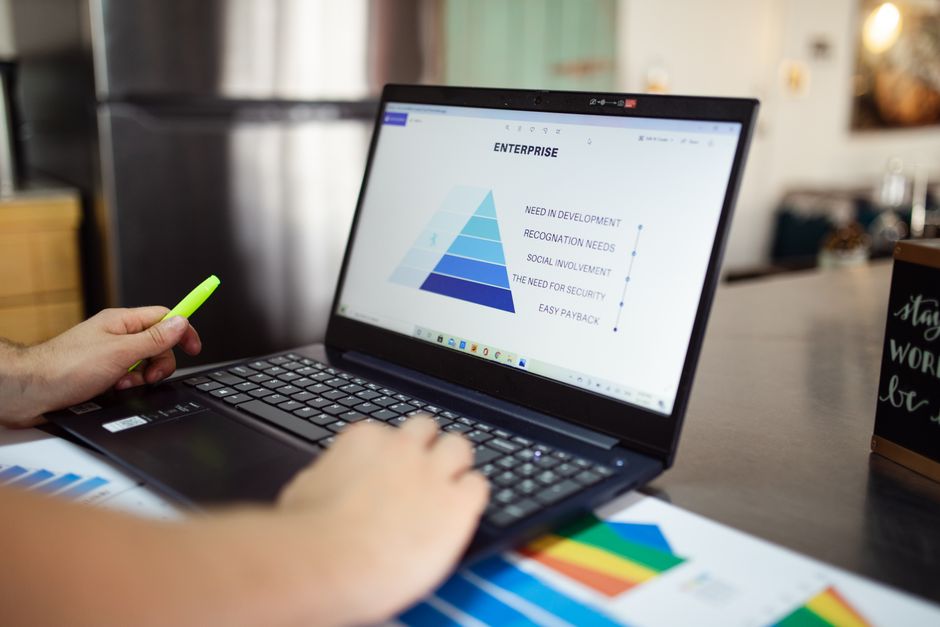 How to Use AI to Automate Guest Blogging Outreach for SaaS Startups: Practical Playbook with Real Examples