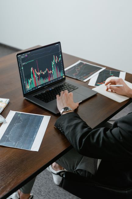 How to Use AI to Find High-Converting Micro-Niches for Viral Marketing Campaigns: Practical Playbook with Real Examples